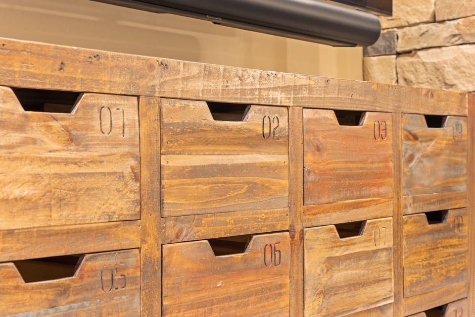 Fun and Chic Skier Style!