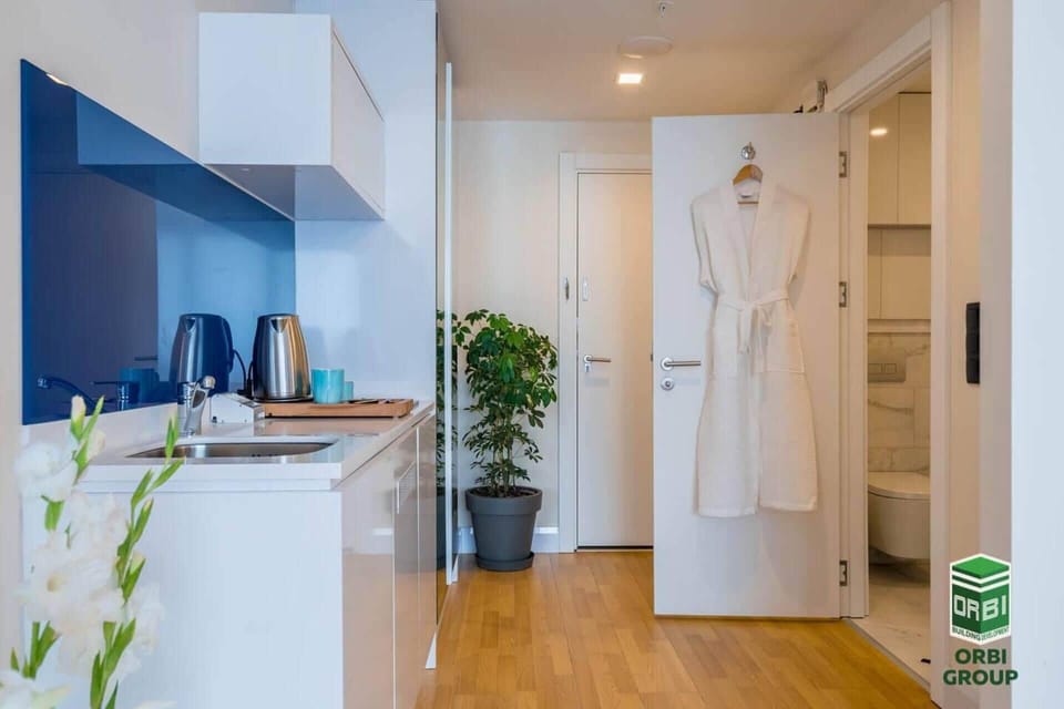 Apartment | Private kitchen | Fridge, microwave, oven, stovetop