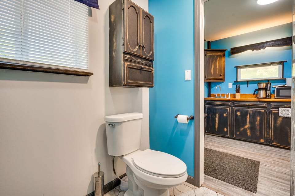 Full Bath | Towels Provided | Complimentary Toiletries