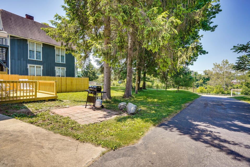 Yard | Gas Grill