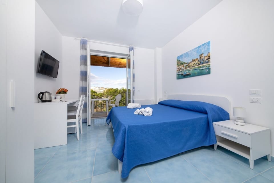 Superior Double or Twin Room | Minibar, desk, soundproofing, free WiFi
