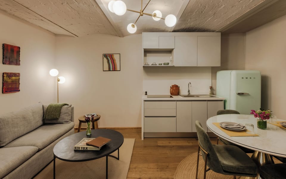Luxury Studio Suite | Premium bedding, in-room safe, iron/ironing board, free WiFi