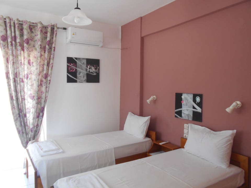 Superior Apartment, 1 Bedroom, Ocean View (Double) | Premium bedding, pillowtop beds, laptop workspace, blackout drapes