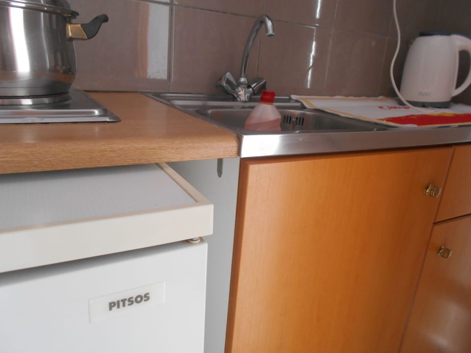 Superior Apartment, 1 Bedroom, Ocean View (Double) | Private kitchen | Fridge, stovetop, electric kettle, toaster