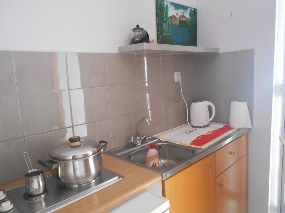 Superior Apartment, 1 Bedroom, Ocean View (Double) | Private kitchen | Fridge, stovetop, electric kettle, toaster