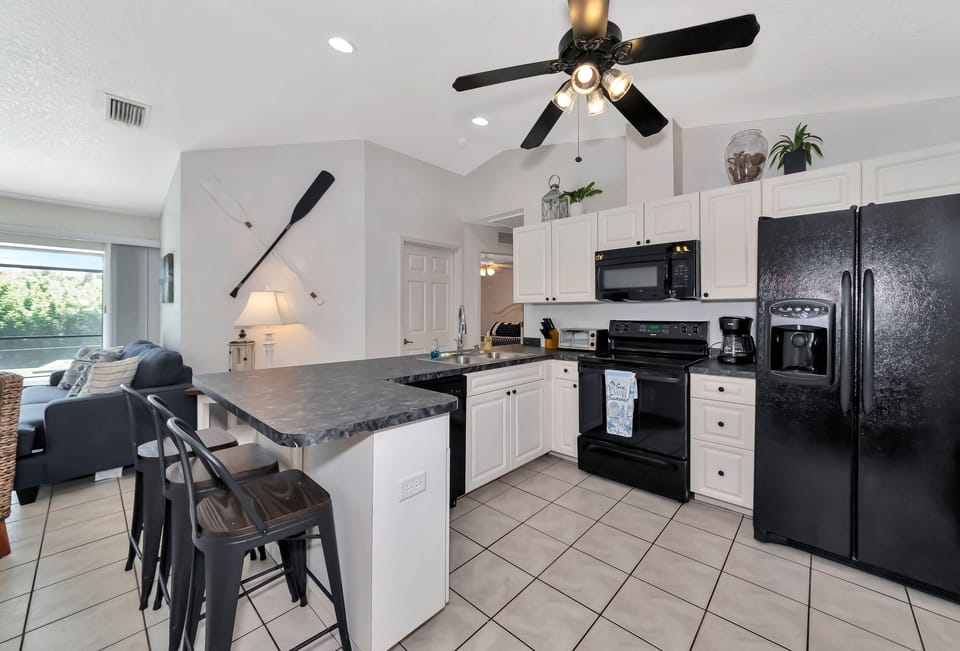 Spacious eat in kitchen