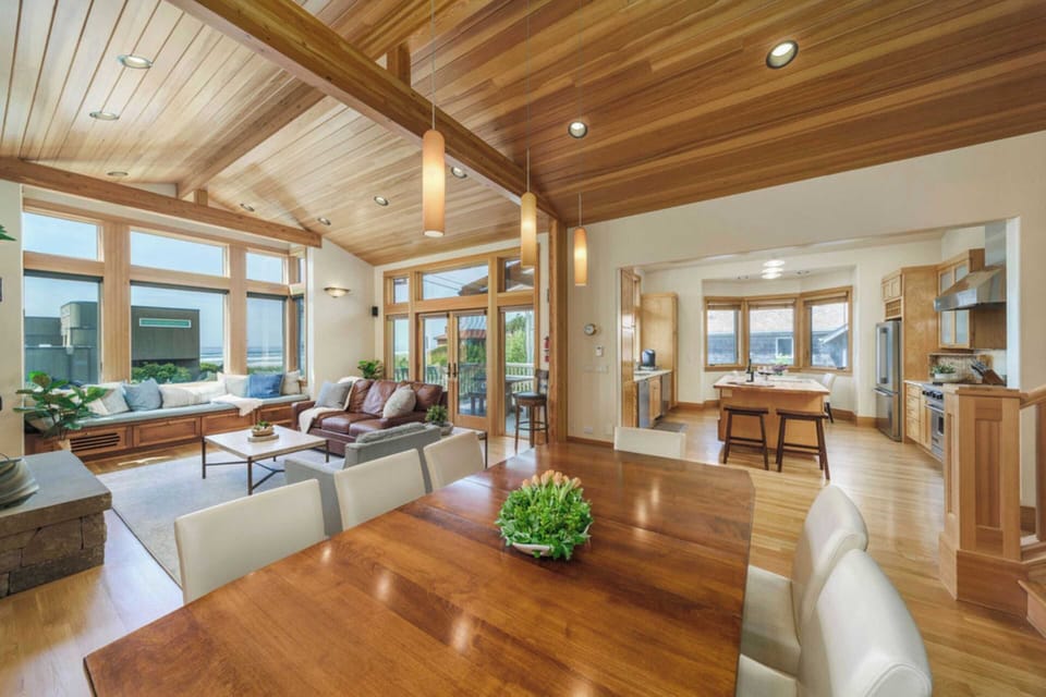 House (5 Bedrooms) | Interior