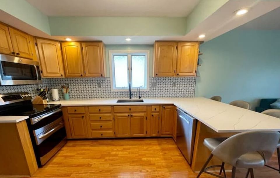 Brand new updates in the kitchen which comes with all cookware and utensils. 