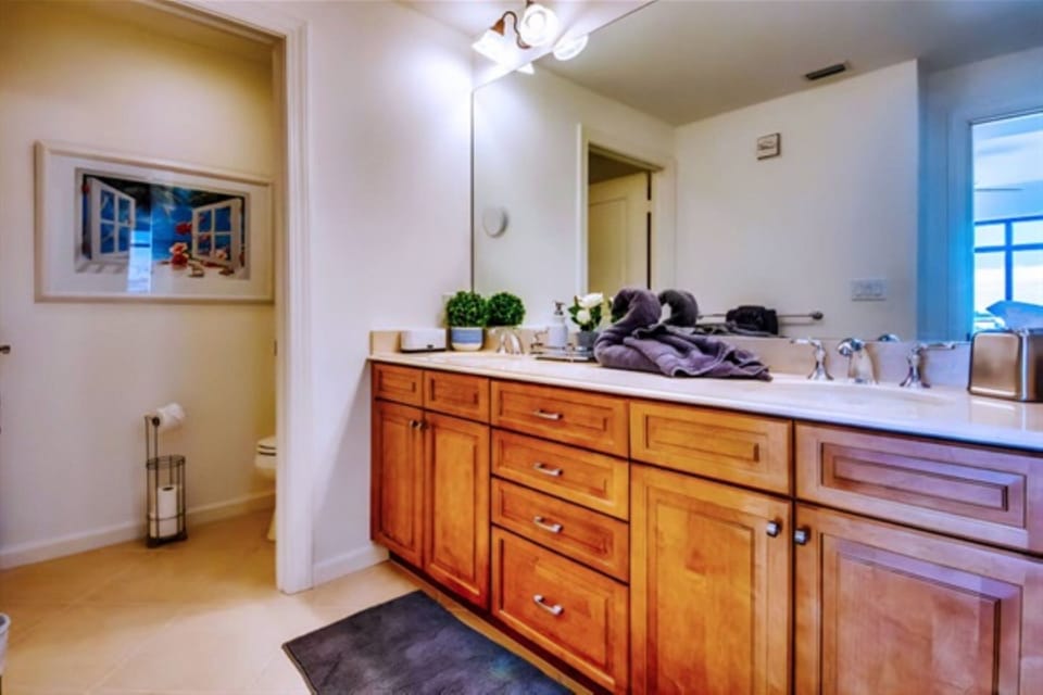 The ladies will especially appreciate the large mirror as well as the ample lighting.