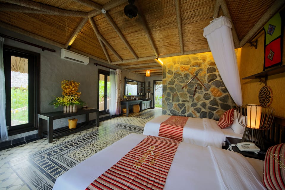 Deluxe Room, Valley View | In-room safe, desk, soundproofing, free WiFi