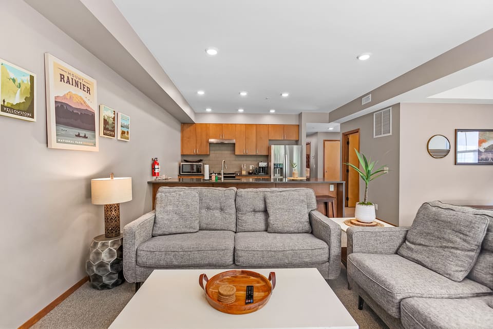 Classic Apartment | Living area | Flat-screen TV