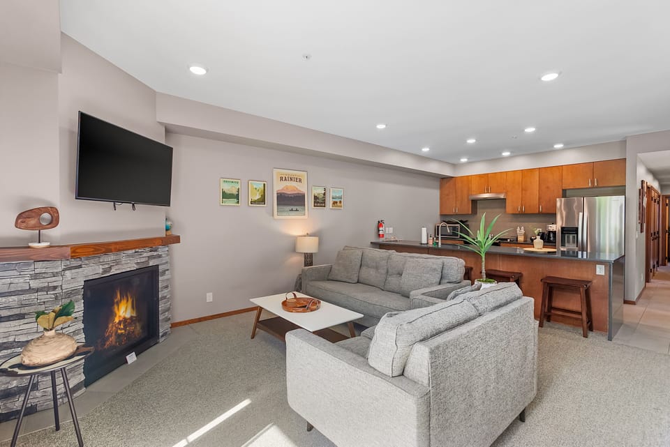 Classic Apartment | Living area | Flat-screen TV