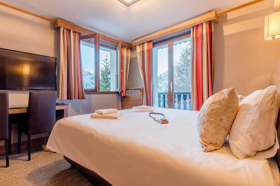 Drift to sleep in the comfortable Double bed after a wonderful day outside.
