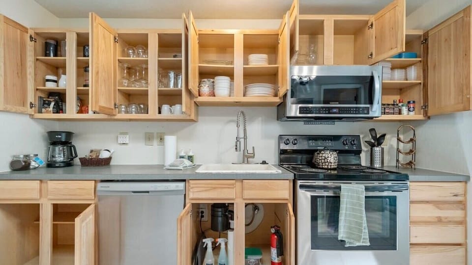 #StayinMyDistrict #BookDirect #EntireHome