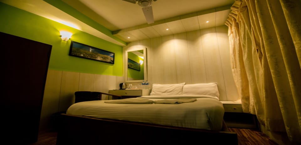 Basic Single Room | Free WiFi, bed sheets