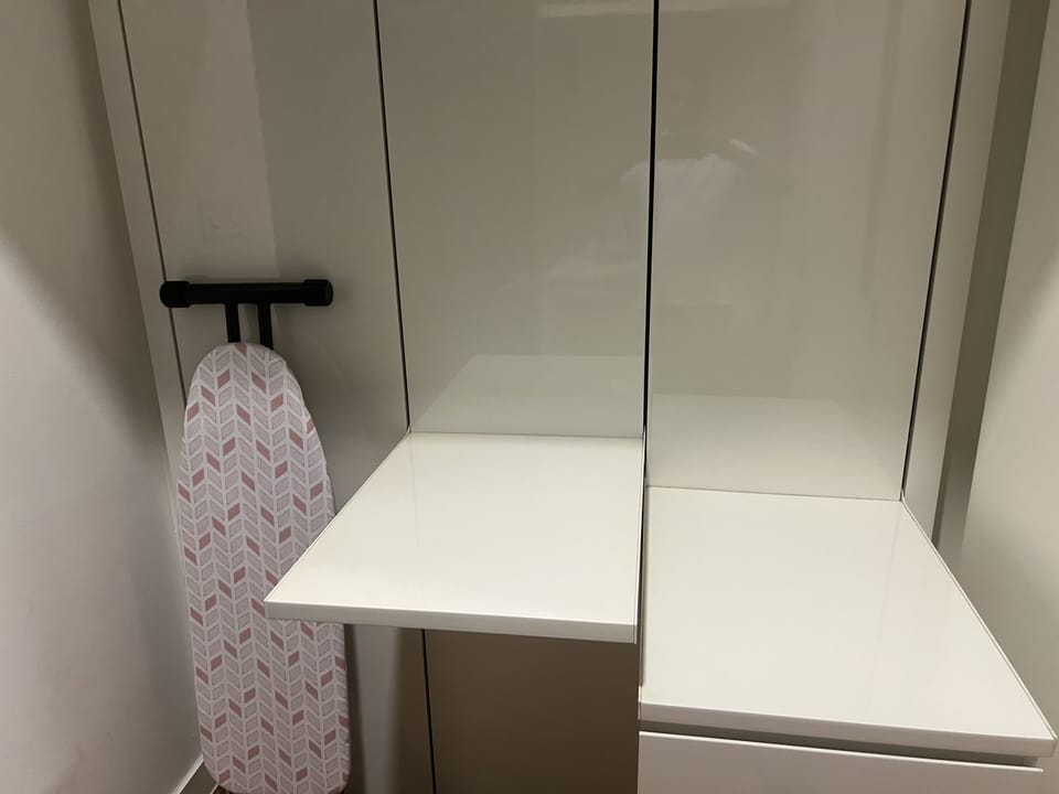 Iron/ironing board