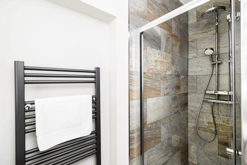 En-suite shower