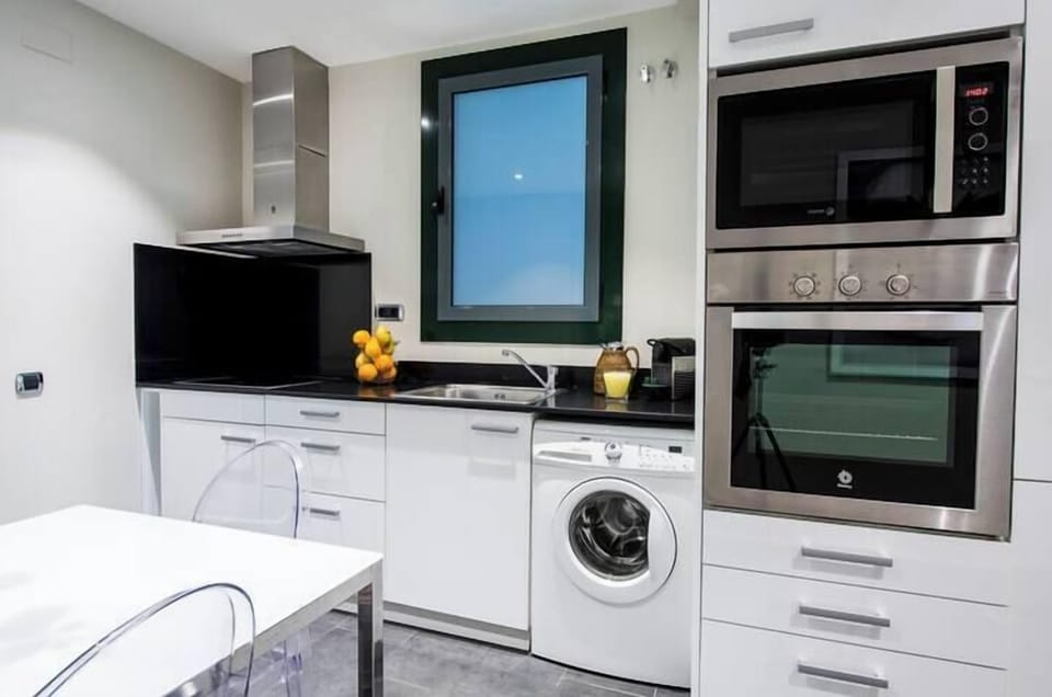 Opened kitchen and dinning room