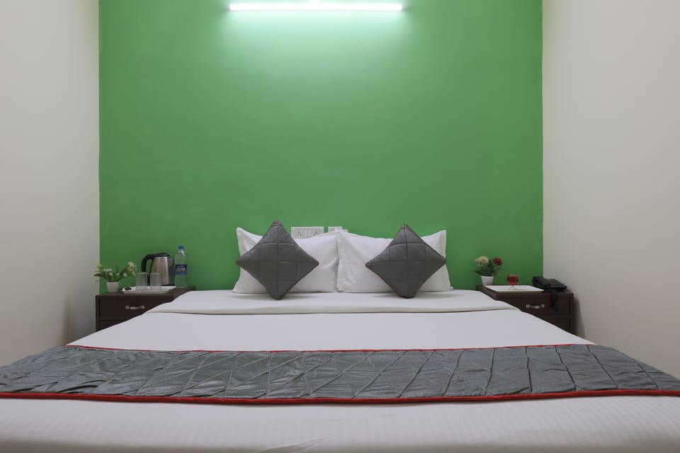 Deluxe Double Room | Egyptian cotton sheets, premium bedding, in-room safe, soundproofing