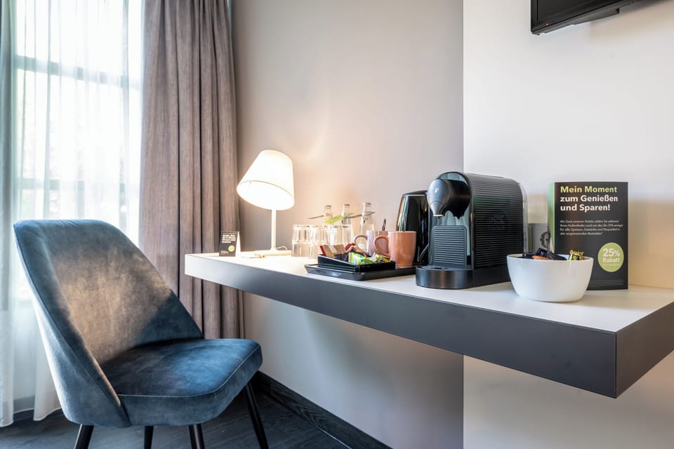 Premium Double Room | Desk, WiFi (free), bed sheets