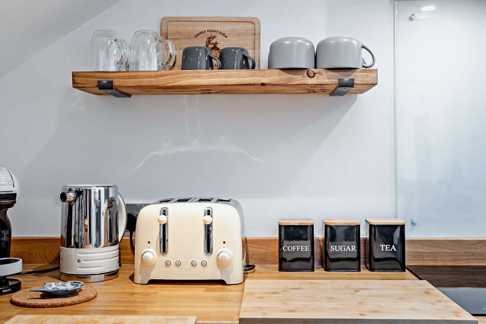 Vine Cottage Kitchen - StayCotswold