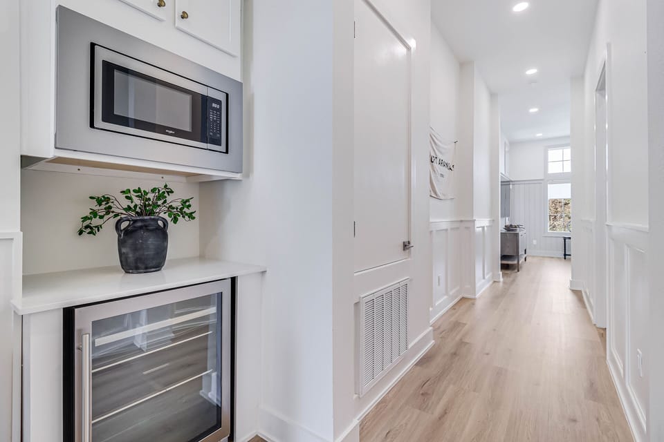 1st Floor, Entry Way