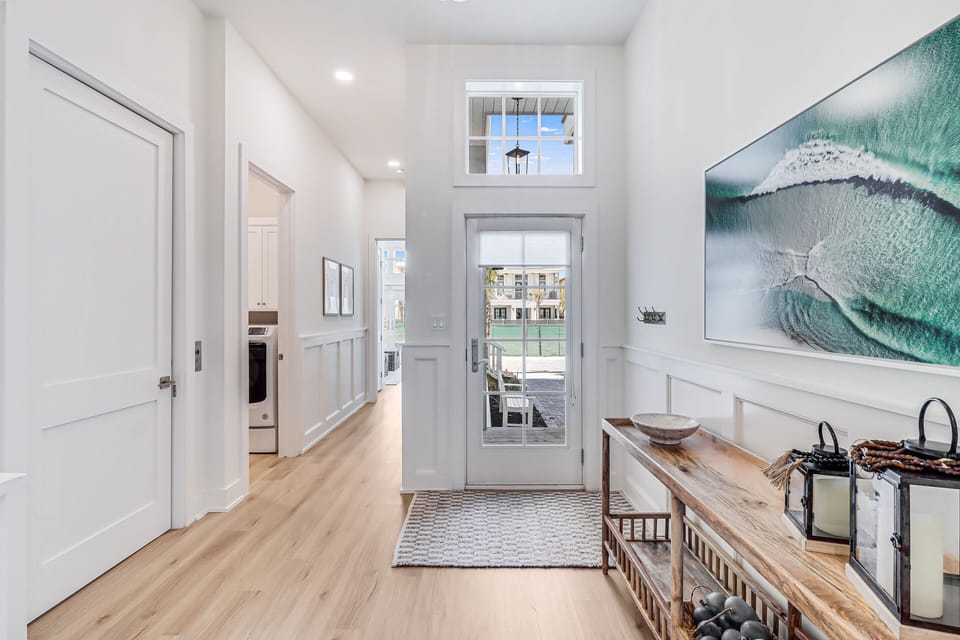 1st Floor, Entry Way