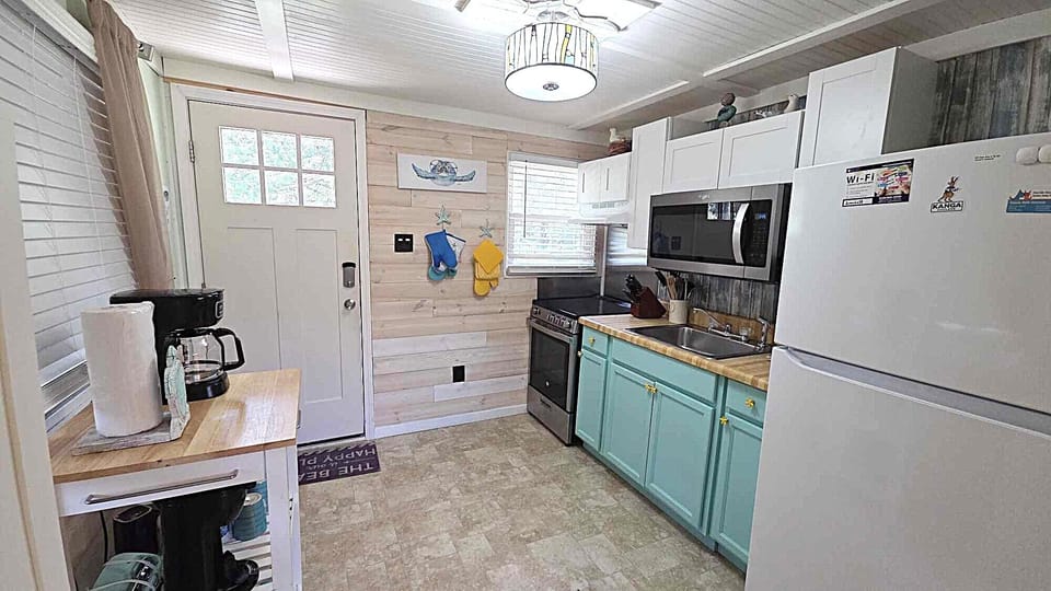 Kitchen and Entry