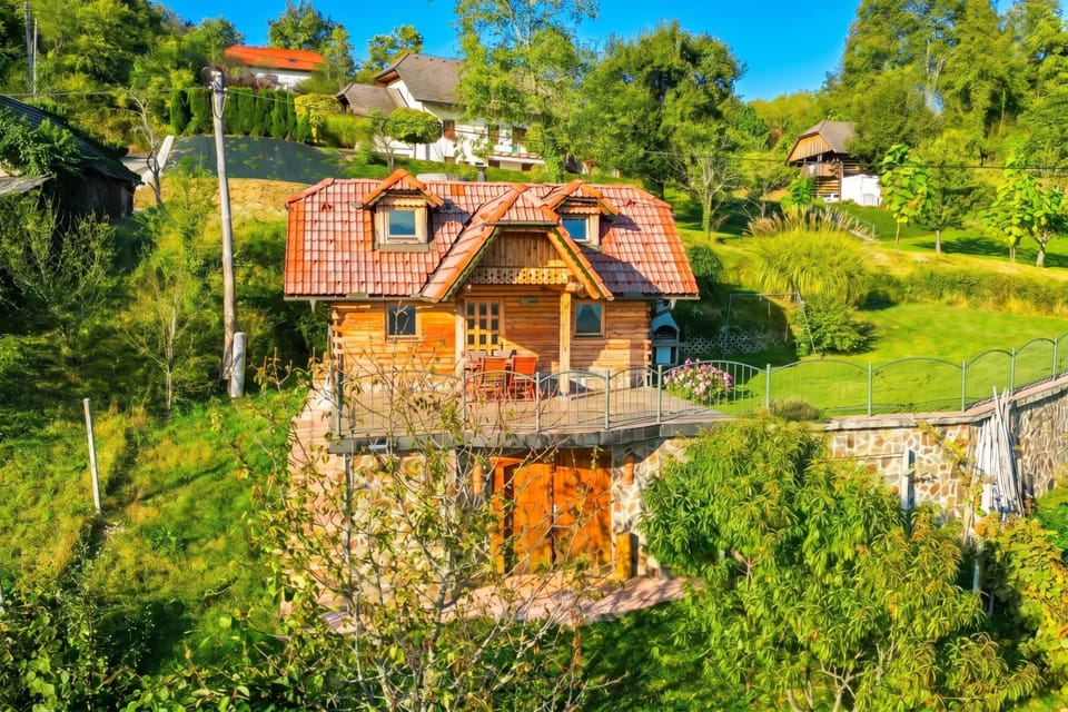 Family House, Multiple Bedrooms, Mountainside (Vineyard Chalet Hansel and Gretel) | Exterior