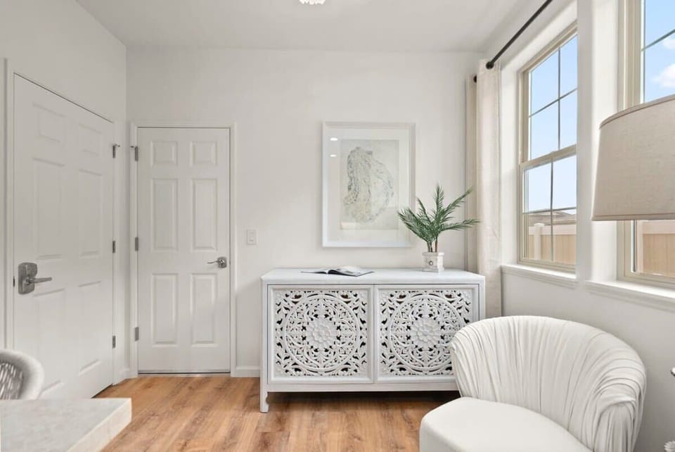 Cozy corner with extra chair for lounging