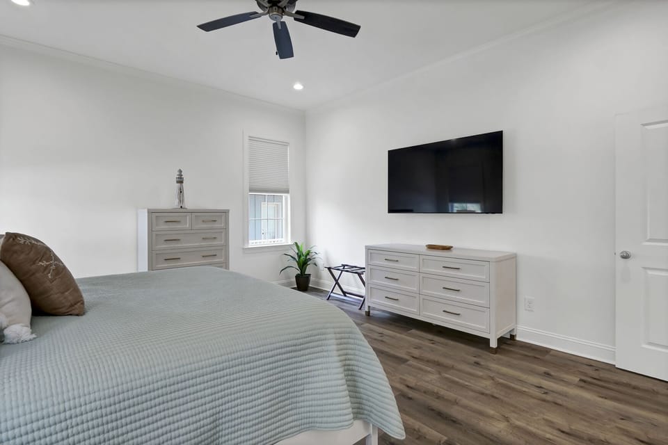 Master King Bedroom