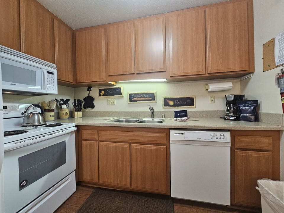 Condo, 1 Bedroom | Private kitchen | Fridge, coffee/tea maker, toaster
