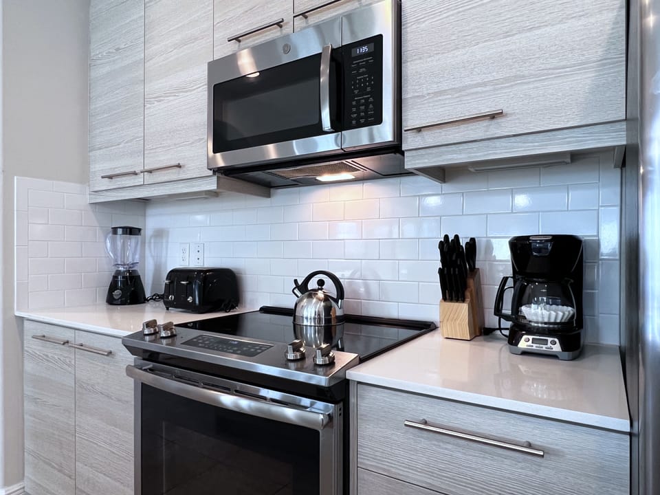 House, 4 Bedrooms | Private kitchen | Coffee/tea maker, fridge, oven, toaster