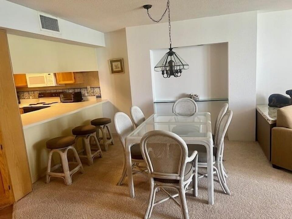 Condo, 2 Bedrooms | Dining