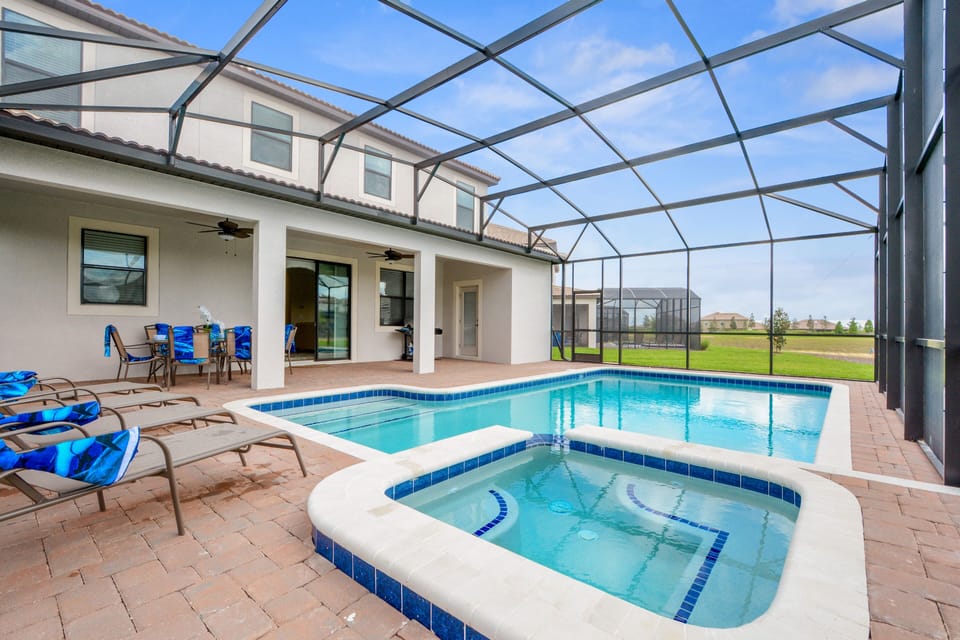 Pool, Water, Building, Jacuzzi, Tub