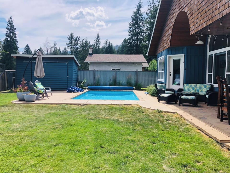 8’ deep saltwater heated pool!
