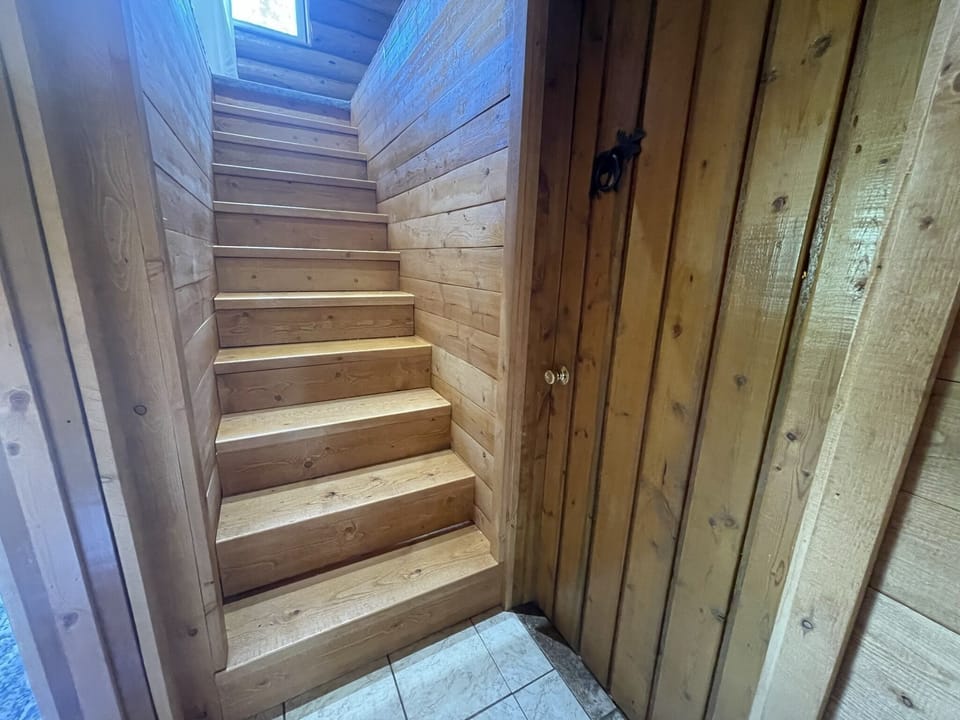 Main Level Bath/Upper Staircase