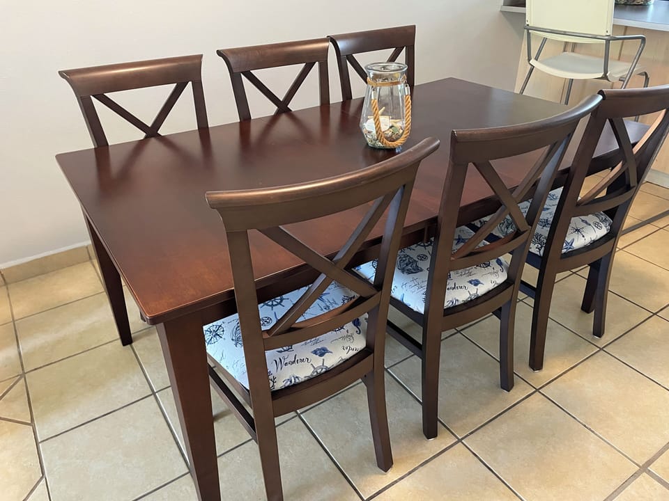 Dining table for 6 plus 2 stools