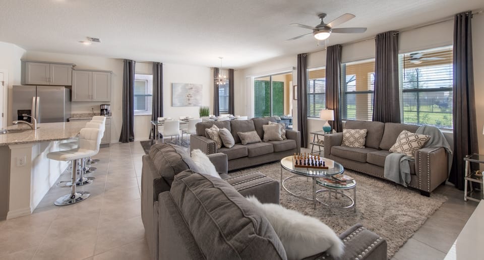 Living Room, Room, Indoors, Furniture, Couch
