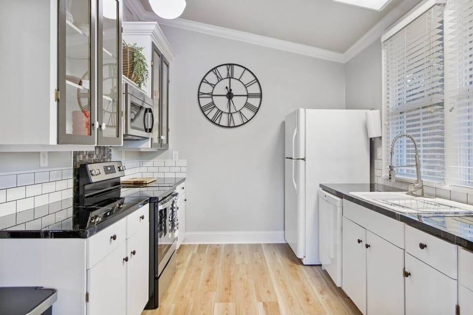 Cook and enjoy this fully stock kitchen for all your meals.