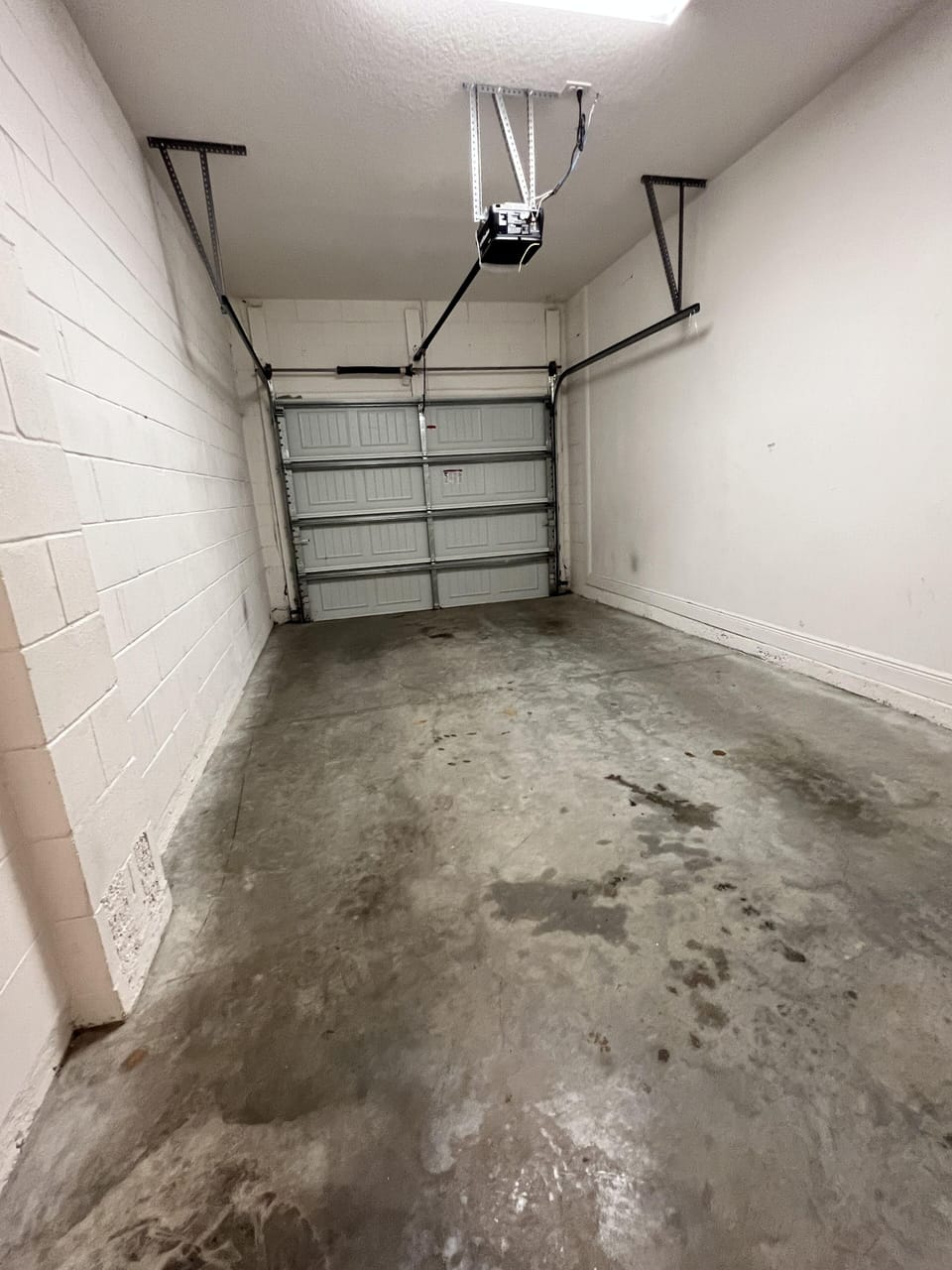 Floor, Indoors, Room, Flooring, Garage