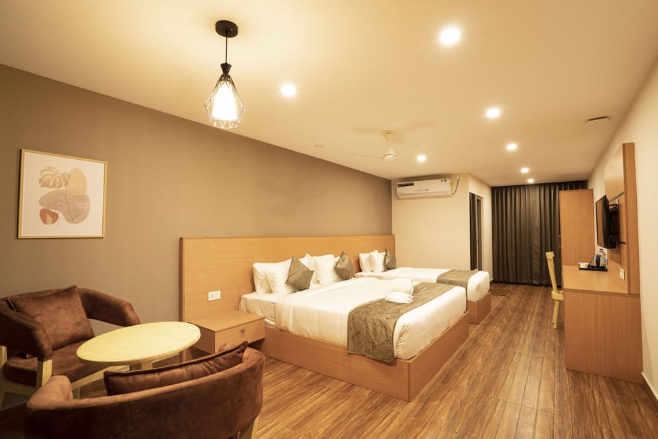 Superior Room | 1 bedroom, desk, iron/ironing board, free WiFi