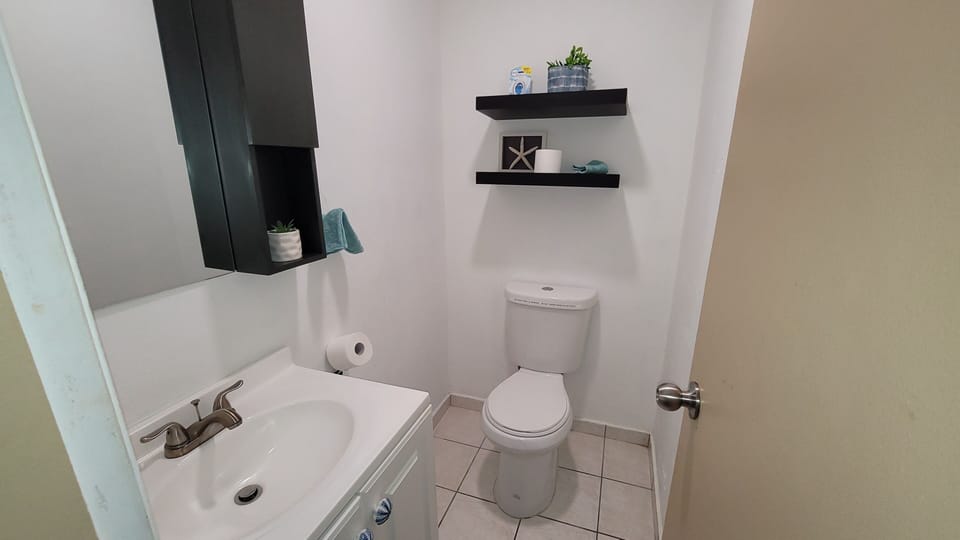 BATHROOM 2