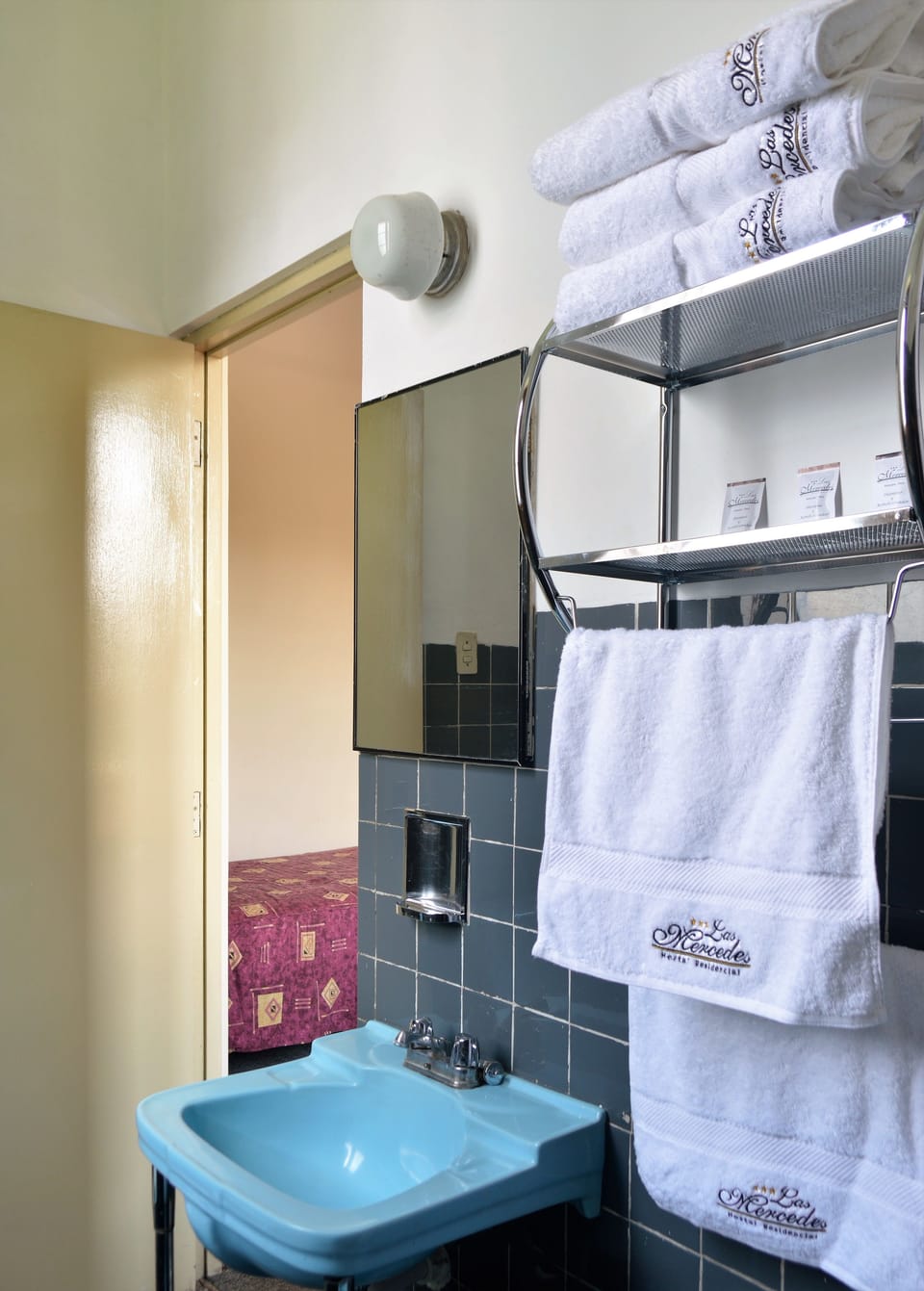 Triple Room | Bathroom | Shower, free toiletries, hair dryer, towels