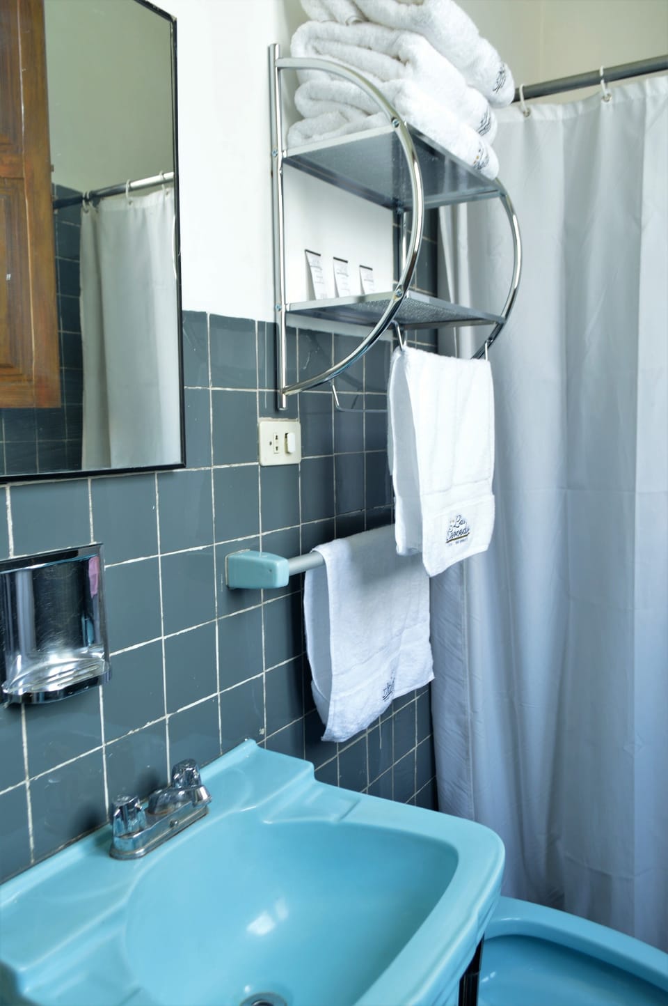 Triple Room | Bathroom shower