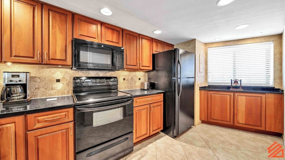 Fully equipped kitchen!! 