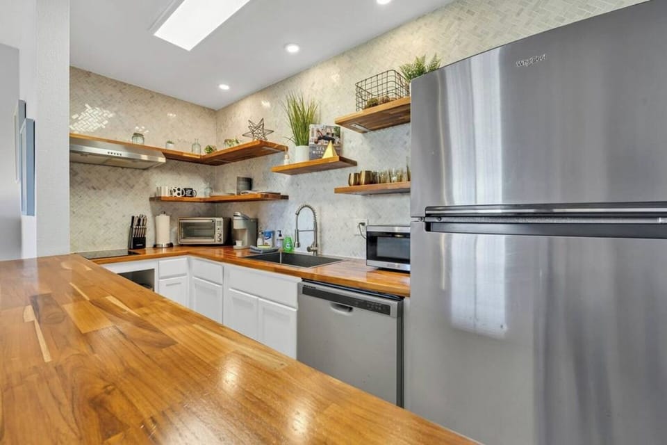 Every appliance you need to make a meal!
