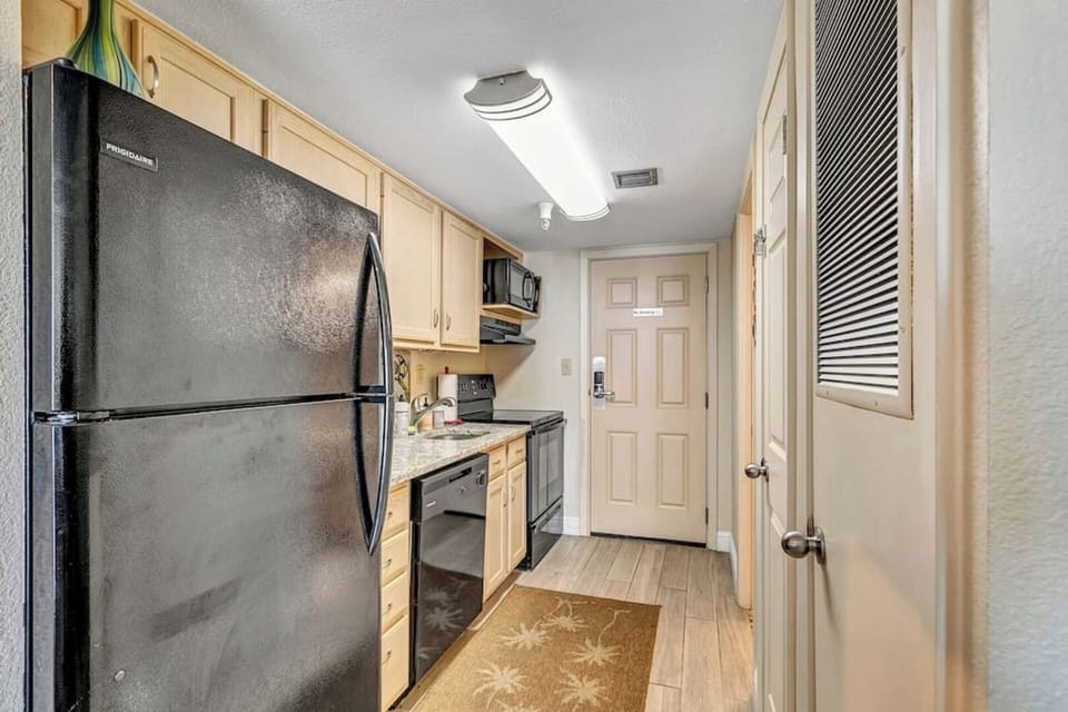  Plenty of counter space with you in mind!