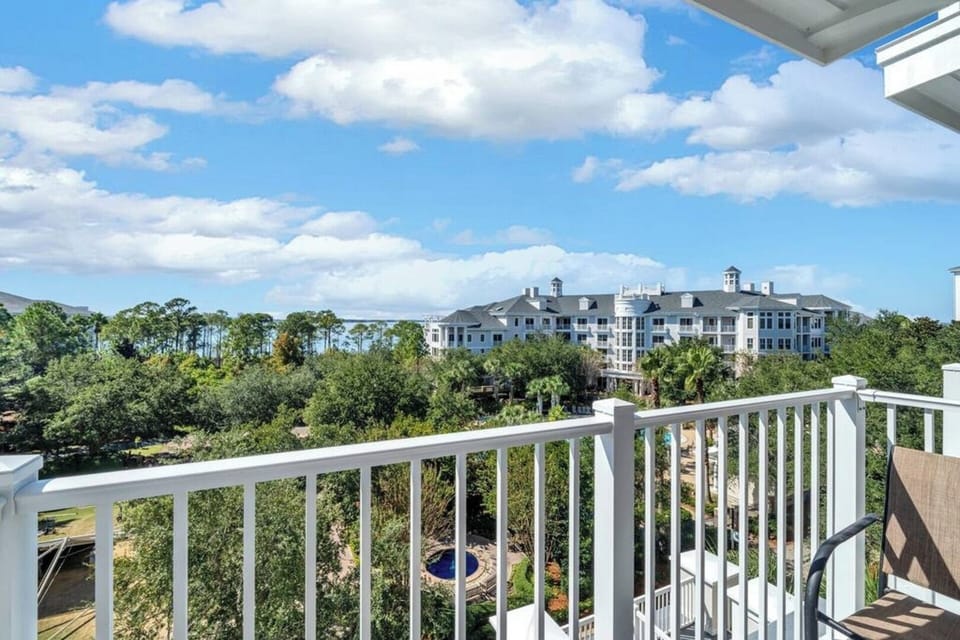 Beautiful balcony views!
