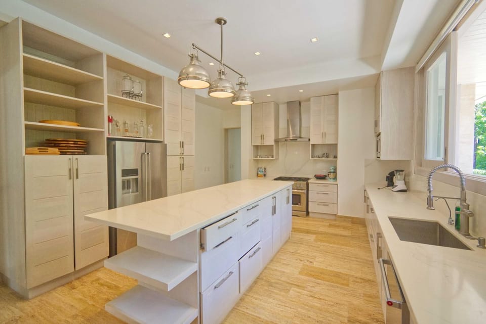 Arrecife 26 - Modern villa with ocean view and service staff (3710)